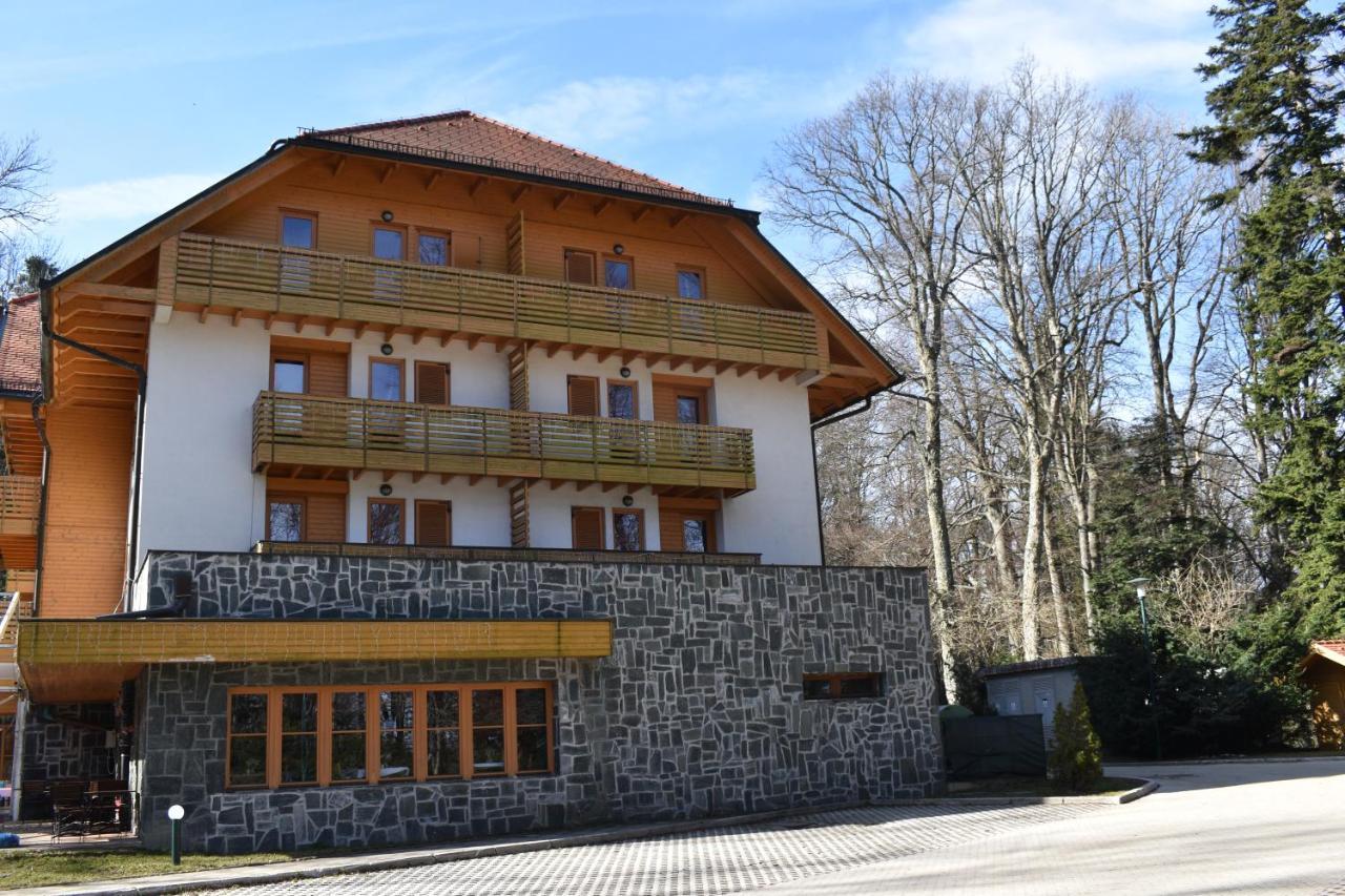 斯尼纳克拉吉卡公寓式酒店 Stubicke Toplice 外观 照片