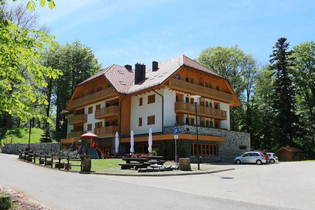 斯尼纳克拉吉卡公寓式酒店 Stubicke Toplice 外观 照片