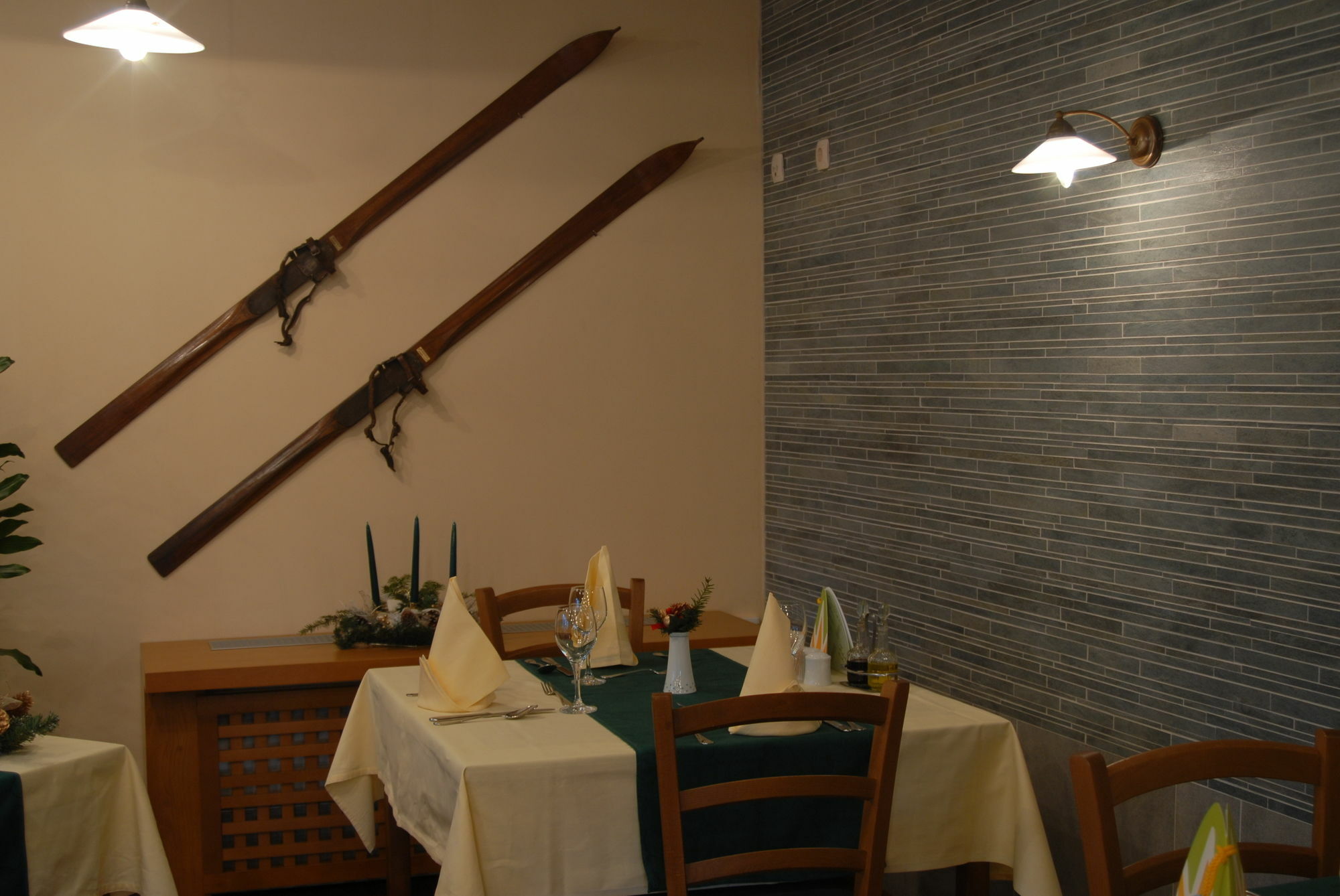 斯尼纳克拉吉卡公寓式酒店 Stubicke Toplice 外观 照片